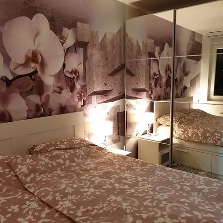 33 Free Private Garage Διαμέρισμα