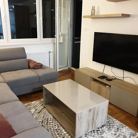 33 Free Private Garage Apartment Novi Sad