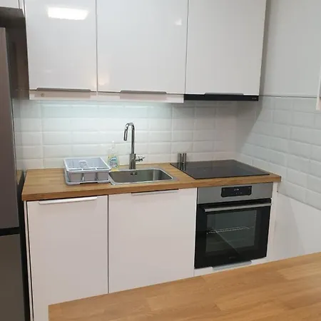 Apartment 33 Free Private Garage