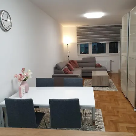 33 Free Private Garage Apartment